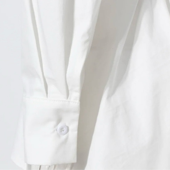 • Relaxed Tailored
Fit Cotton Blouse, Button Down
$98 $172 - Picture 3 of 3